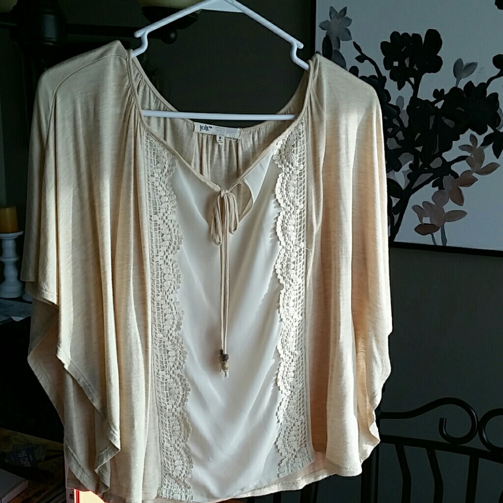 Flowy Cream top